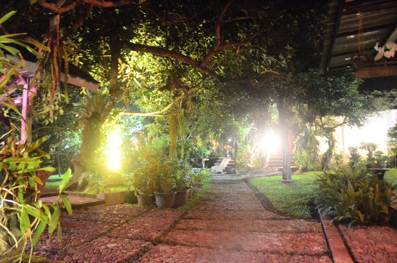 Banyu Homestay Banyuwangi  Kültér fotó